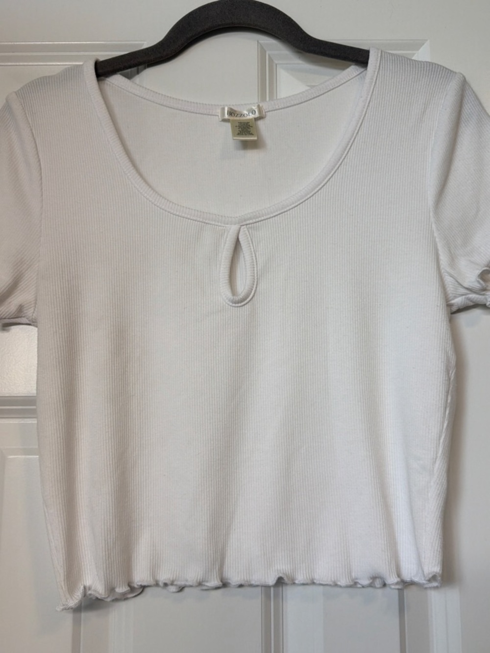 Bozzolo White Ribbed Keyhole Crop Top